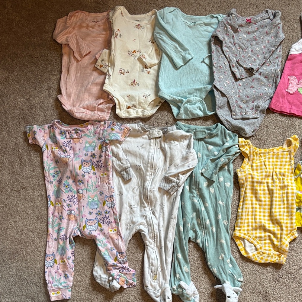 Assorted Baby Onesies and Rompers Bundle - Picture 4 of 4
